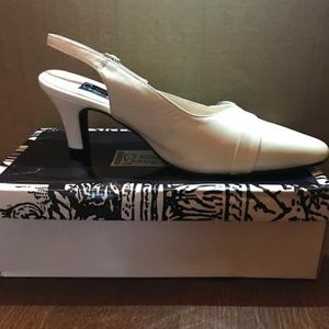 Peerage Women's Dress Shoe, Ivory, Size 12W